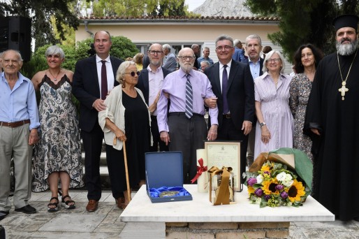 Charles K. Williams II, honored with the gold medal of the municipality of Corinth